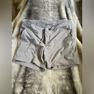 Columbia Gray Hiking Short size 12